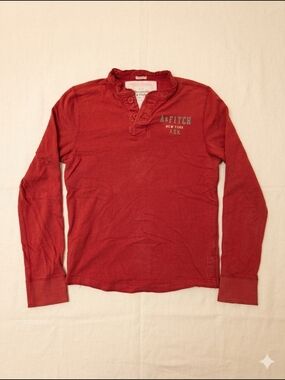 Vintage Abercrombie & Fitch Men's Red Long-Sleeve Henley Muscle Fit